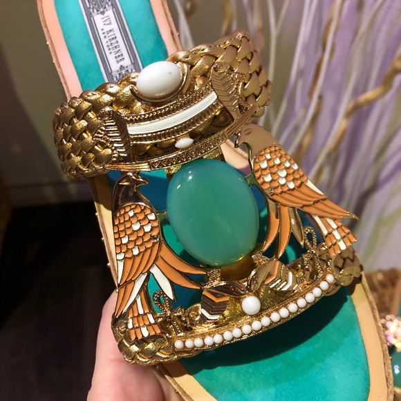 NEW Ivy Kirzhner Gold Tutankhamen Leather Sandals - Picture 5 of 15